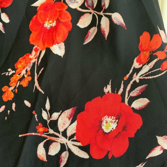 NWOT Lulu’s Wrap Dress - Picture 6 of 7